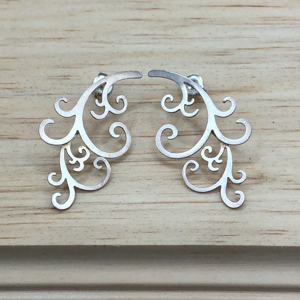 Vintage KLM/Kathy Lynn Mayeda artisan made modernist style leafy earrings 925.